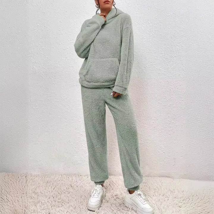 Women's cuddly teddy fleece loungewear set with hood, kangaroo pocket, and elastic jogging pants Mune Fashion