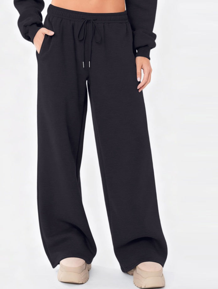 Women's wide lounge pants with high comfort waistband, elastic drawstring and side slant pockets Mune Fashion