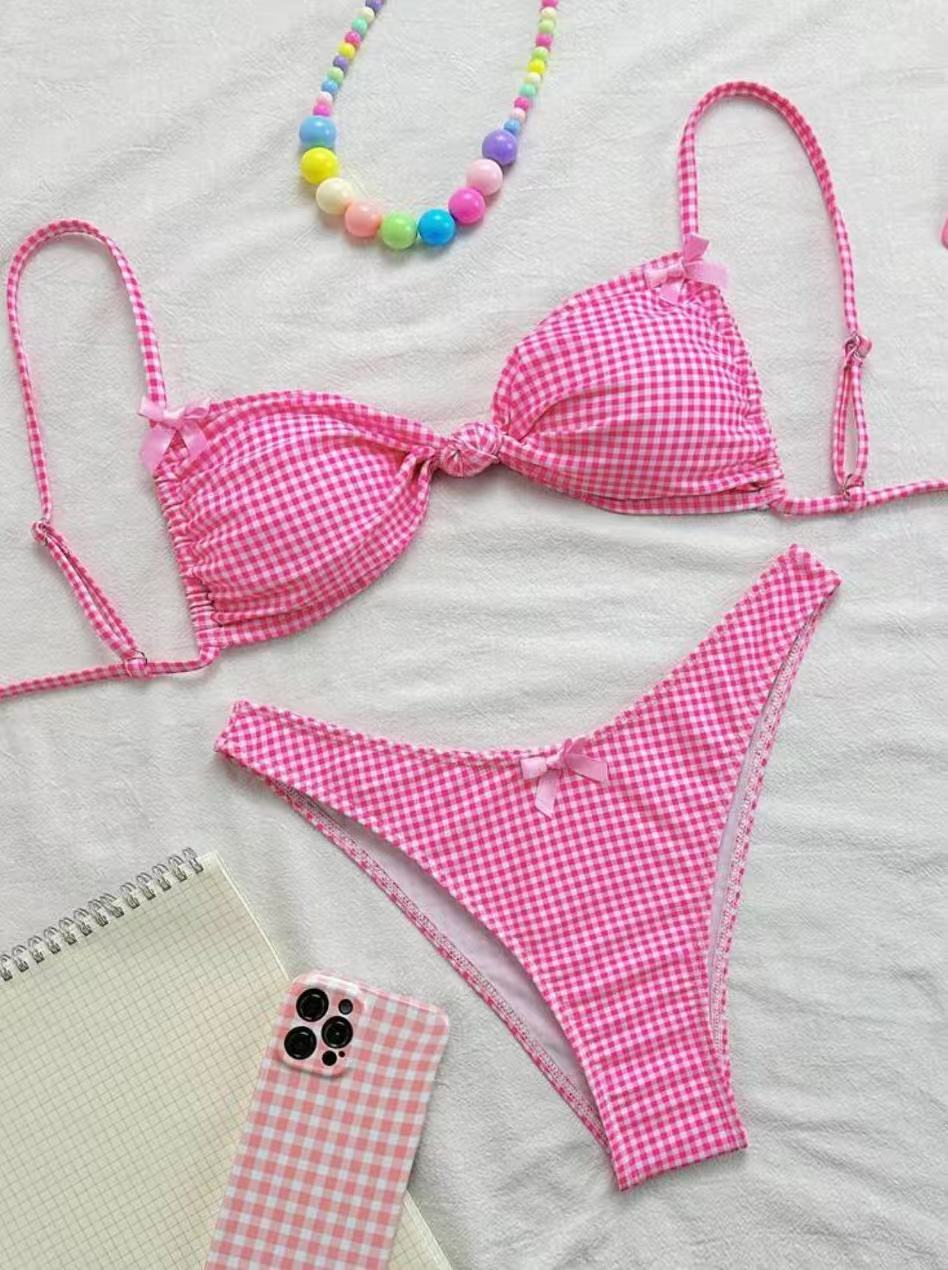 Women's bikini set with ruffle details and adjustable straps Mune Fashion