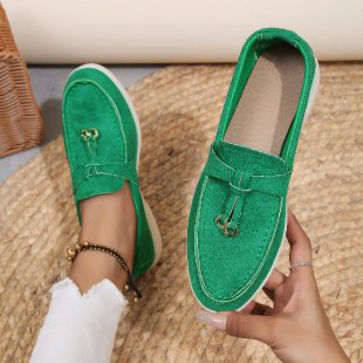 Women's comfortable Slip-On Loafer with decorative tassel trim and ergonomic rubber sole Mune Fashion
