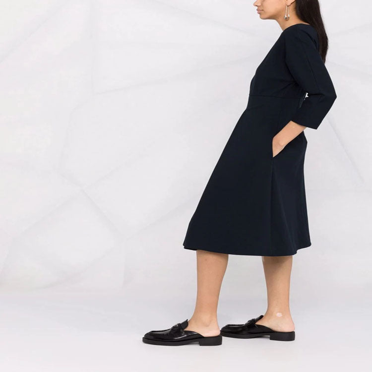 Women's dress with 3/4 sleeves, boat neckline and tailored pleated skirt Mune Fashion