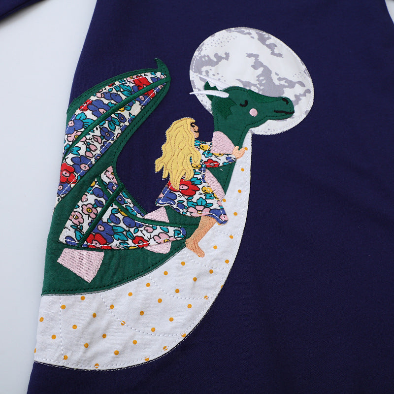 Girl's sweatshirt dress with enchanting dragon motif Mune Fashion