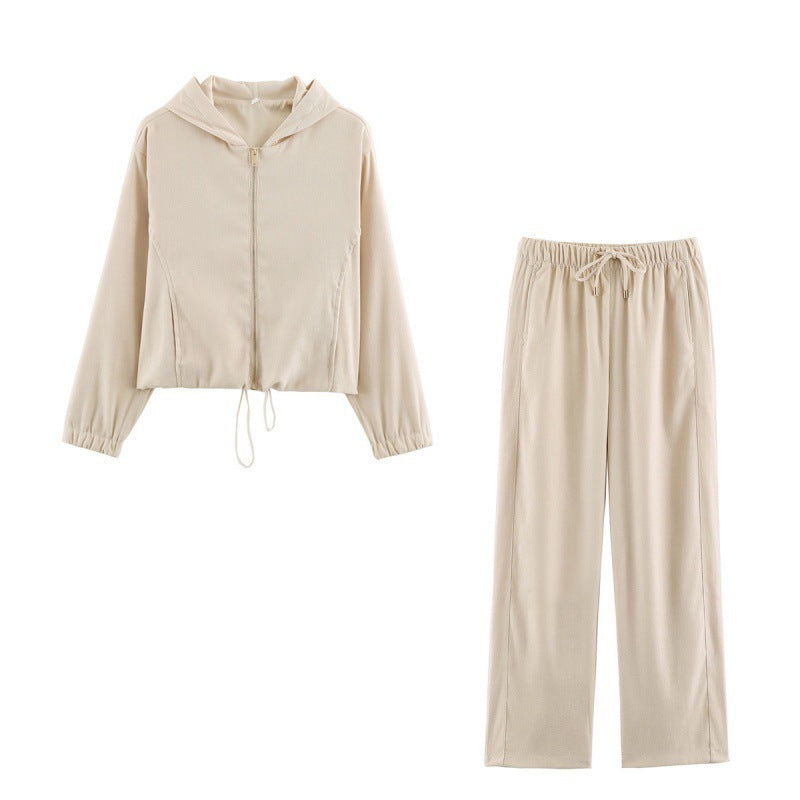 Women's short jacket in velour look with hood, full-length zipper and drawstring hem Mune Fashion