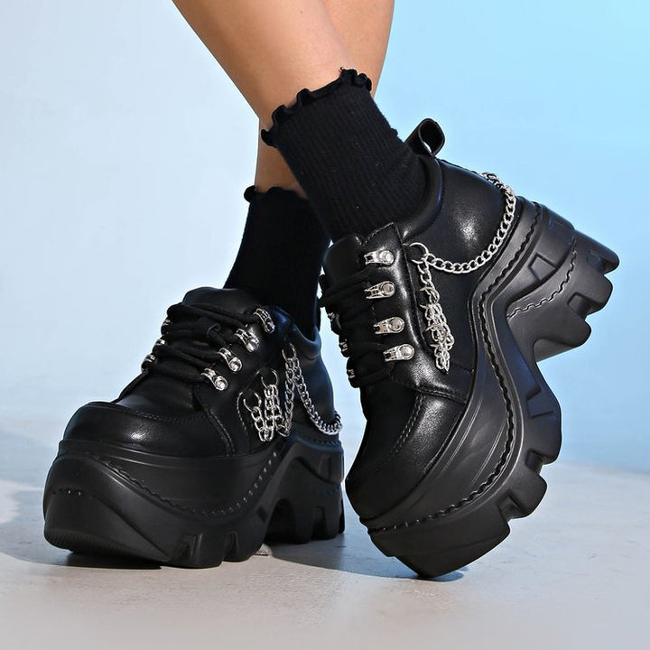 Women's Platform Chunky Sneaker with Metal Chains and Distinctive Profile Sole Mune Fashion