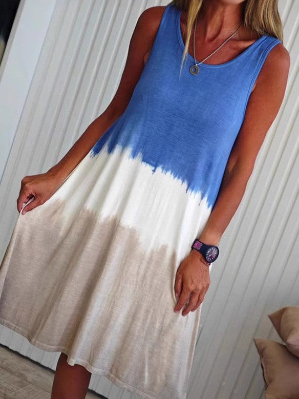 Women's sleeveless swing dress made of soft jersey with flowing color transition and flared silhouette Mune Fashion