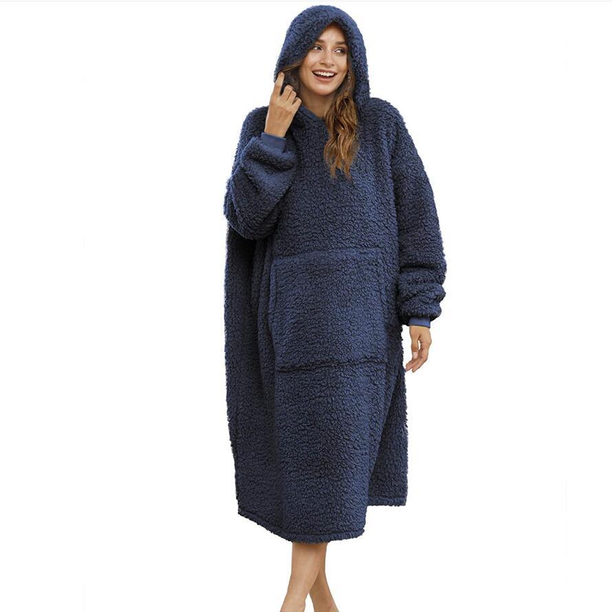Men's oversized Sherpa bathrobe with hood and practical side pockets Mune Fashion