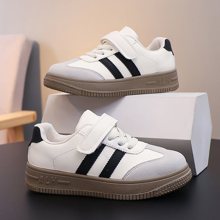 Ladies' sporty sneakers with practical hook-and-loop fastener and breathable mesh surface Mune Fashion