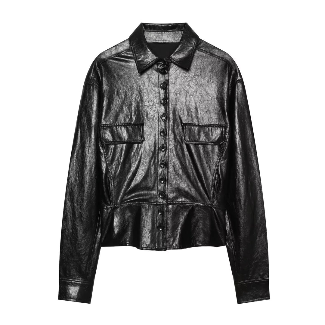 Women’s short jacket in blouse style made of vegan leather look with chest flaps and fitted hem Mune Fashion