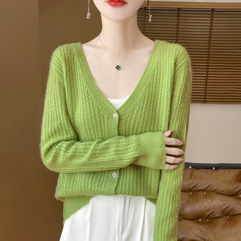 Women's Short-Cut Fine Knit Cardigan with V-Neck, Fine Ribbed Structure and Mother-of-Pearl Buttons Mune Fashion