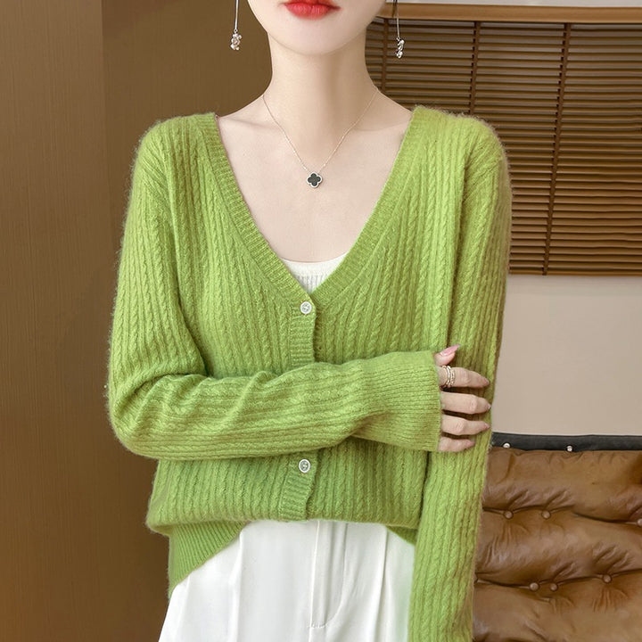 Women's Short-Cut Fine Knit Cardigan with V-Neck, Fine Ribbed Structure and Mother-of-Pearl Buttons Mune Fashion