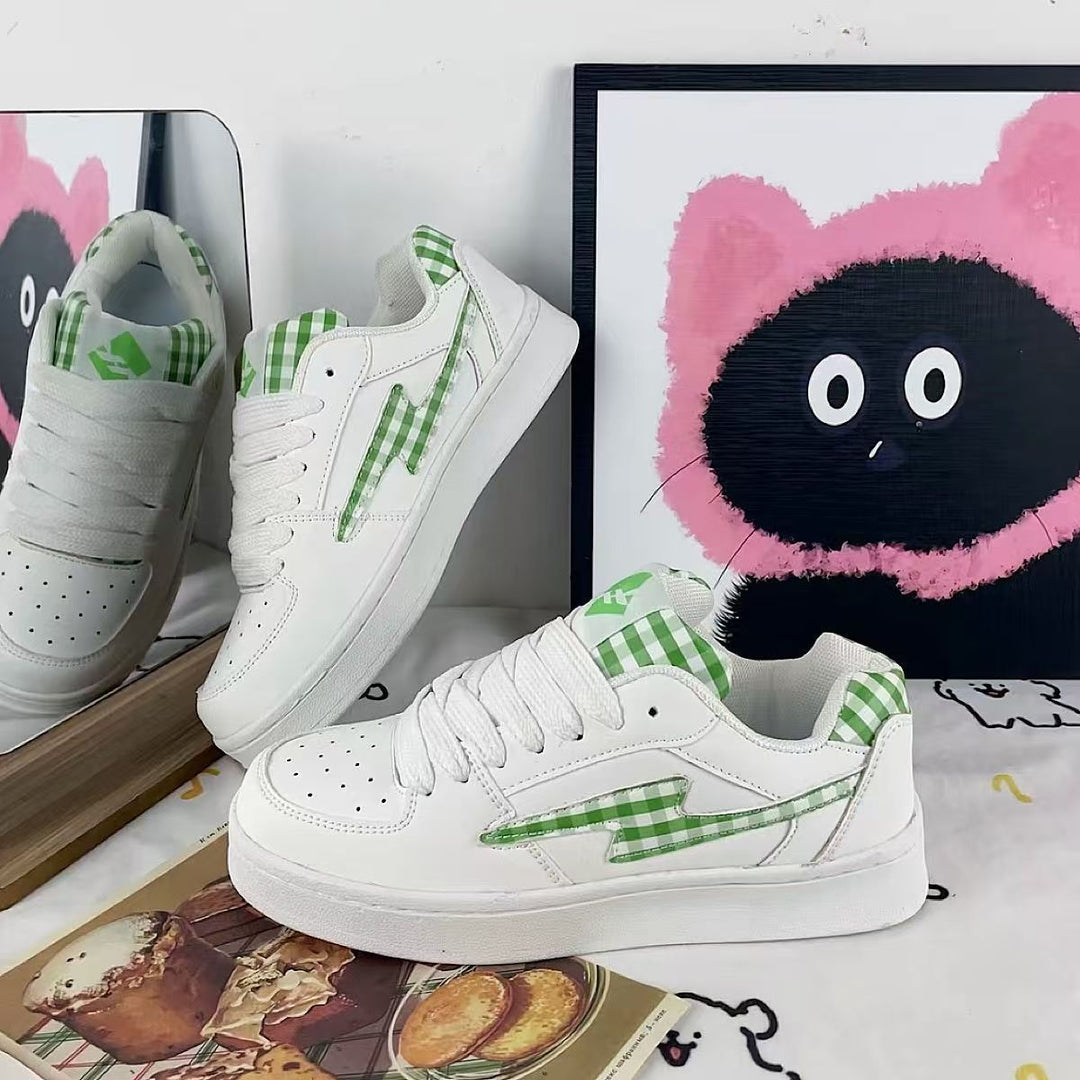 Women's sneakers in a modern check design with breathable materials Mune Fashion
