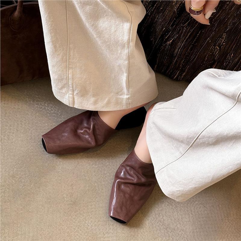 Women's Closed Mule Slippers made of soft leather with square toe Mune Fashion