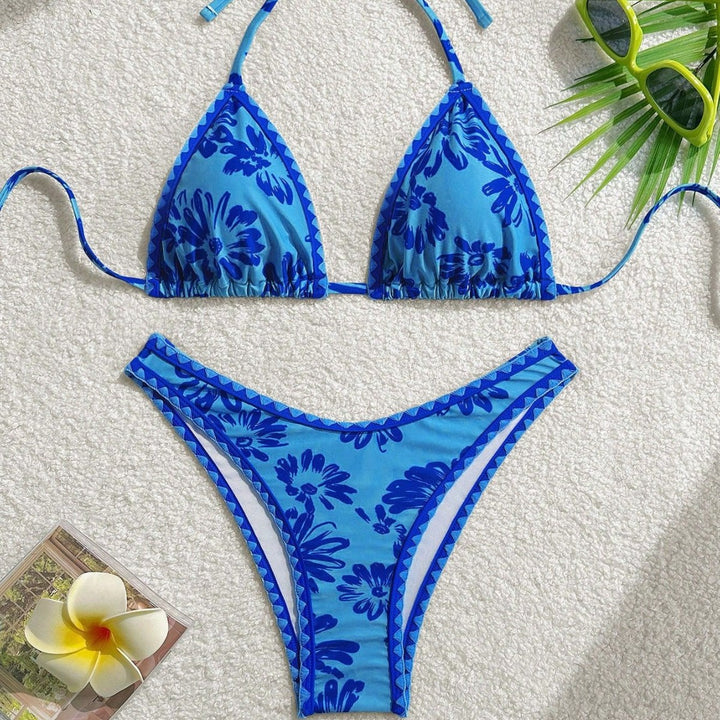 Women Triangle Bikini with Playful Floral Pattern Mune Fashion