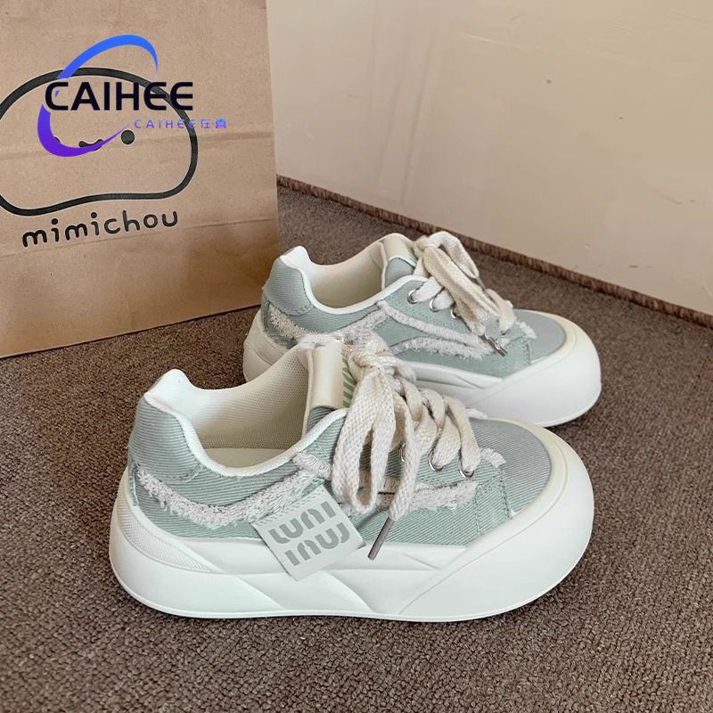 Women Sneakers with trendy star application and comfortable outsole Mune Fashion