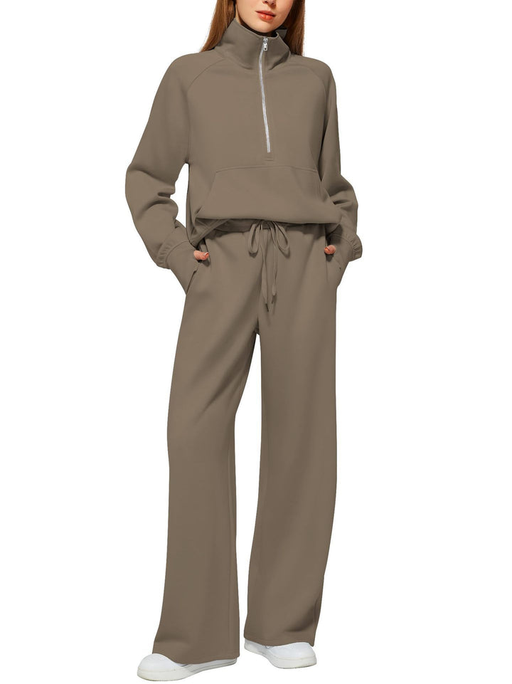 Women half-zip lounge set with high stand-up collar, kangaroo pocket and wide high-waist joggers Mune Fashion