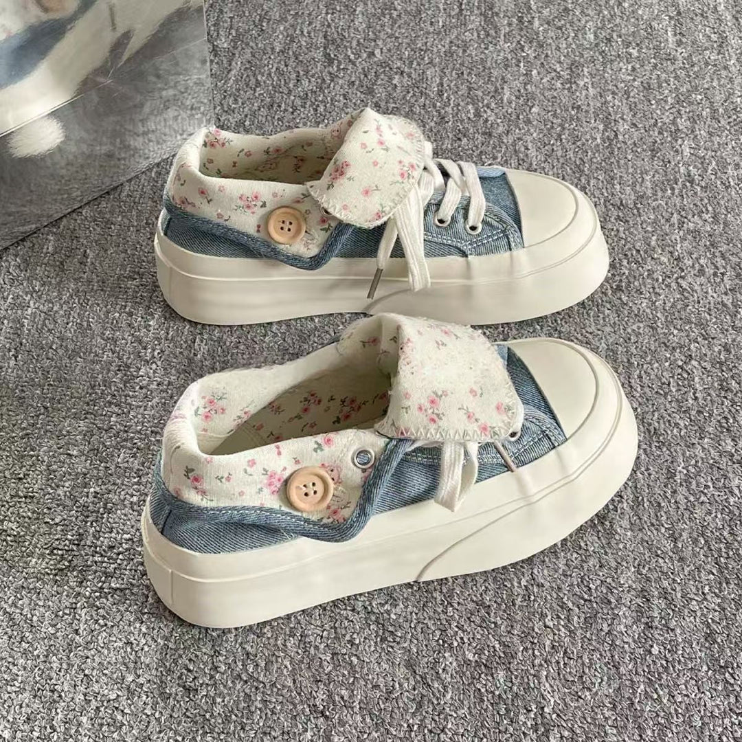 Women’s fashionable sneakers with special button details and playful checkered pattern Mune Fashion