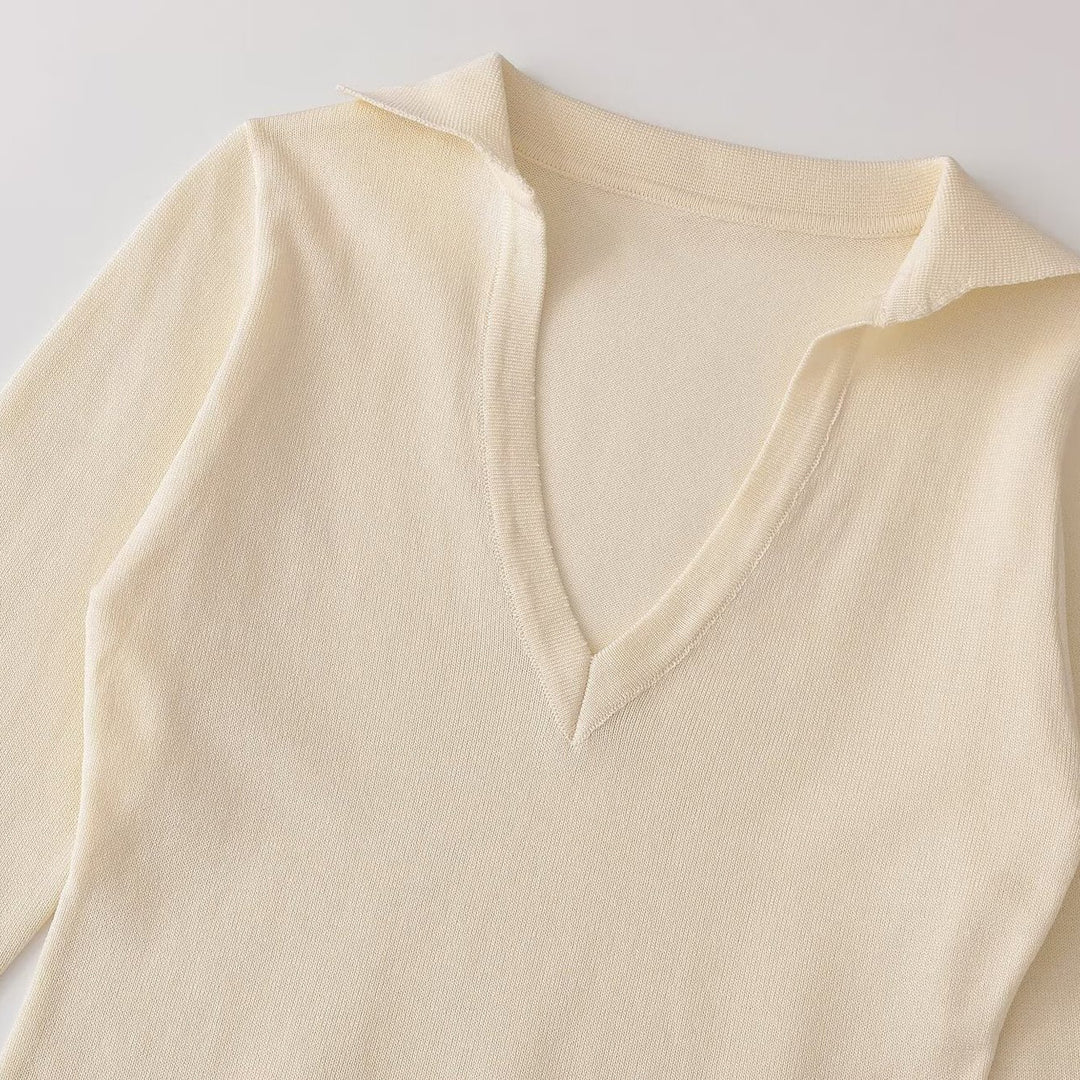 Ladies fine knit long sleeve with deep V-neck and shirt collar Mune Fashion
