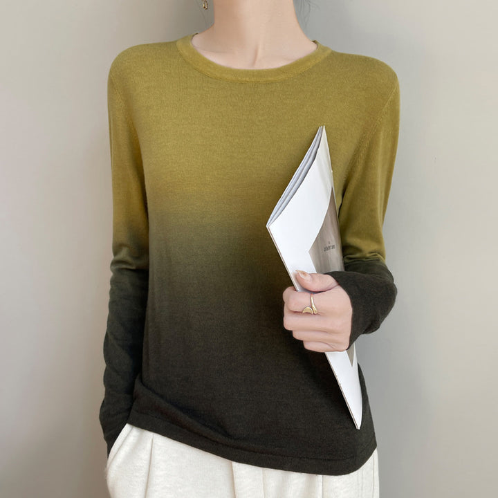 Women Light Gradient Fine Knit Sweater with Round Neckline and Loose Fit Mune Fashion