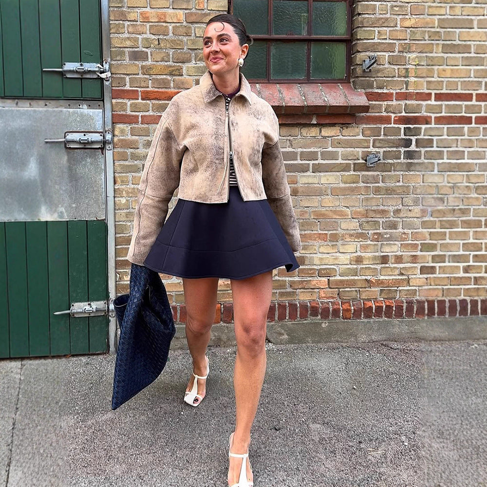 Women's short cut suede jacket in used look with extra long sleeves and two-way zipper Mune Fashion