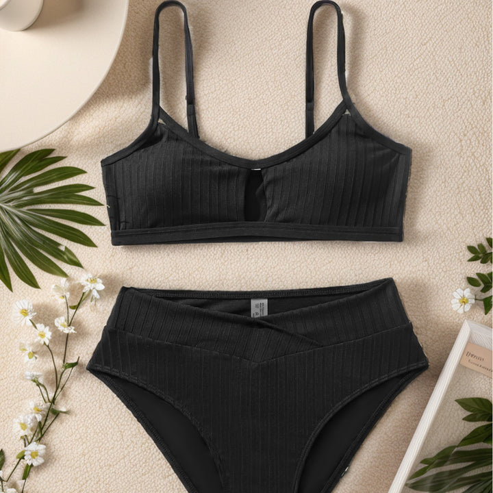 Women's High-Cut Bikini with Sporty Cut and Keyhole Neckline Mune Fashion