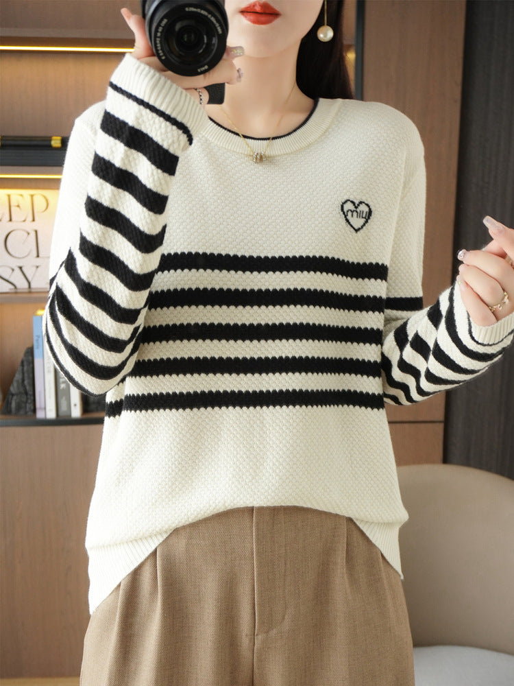 Women Oversize Knitted Sweater with Honeycomb Structure, Contrasting Stripes and Subtle Heart Logo Mune Fashion