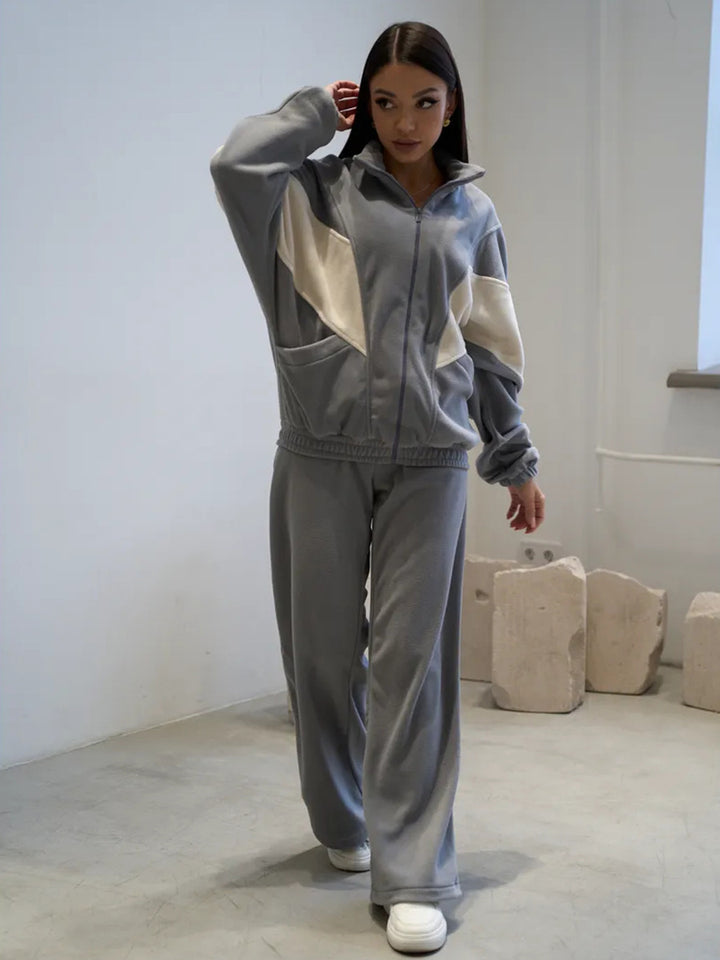Women's oversized zip-up fleece jacket with panel details and wide high-waist lounge pants Mune Fashion