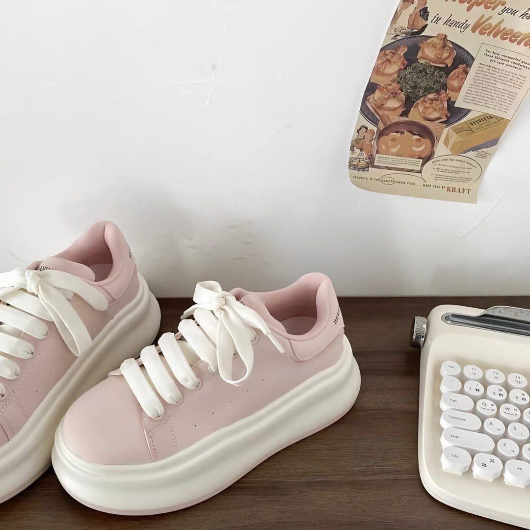 Women Trendy Platform Sneakers with Elegant Details Mune Fashion