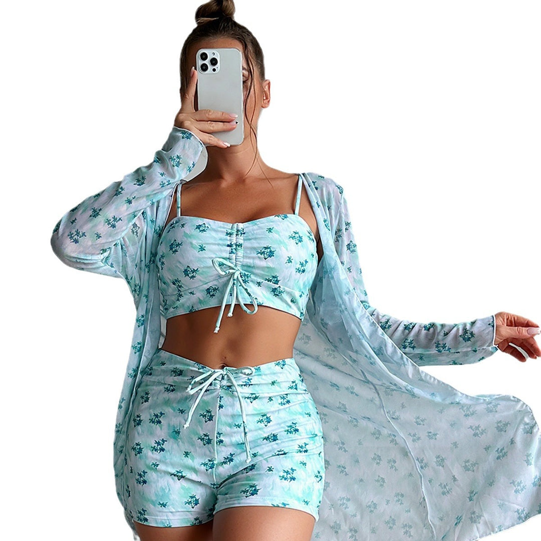 Women's beach look with airy wrap jacket Mune Fashion