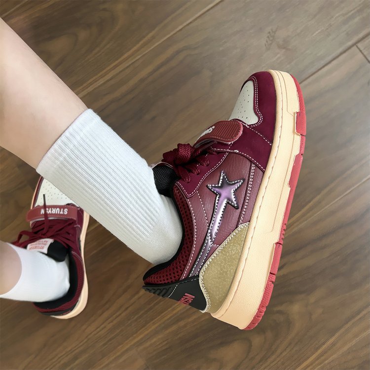 Women Sporty Sneakers with durable upper material and non-slip sole Mune Fashion