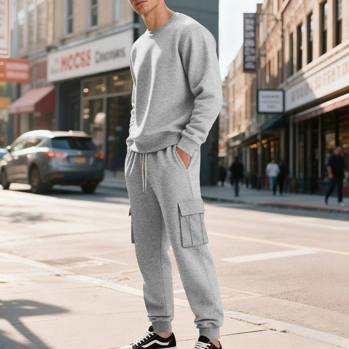 Men's utility cargo jogger made of French terry with multiple flaps & drawstring system