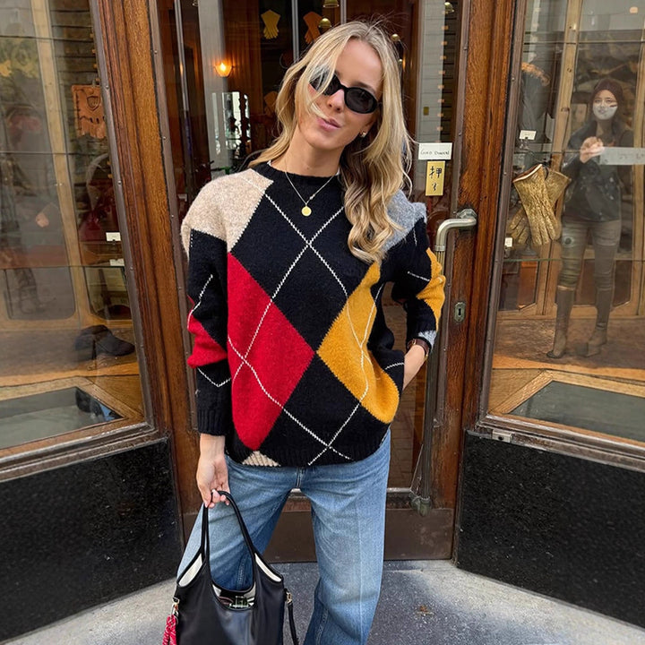 Women's Oversize Argyle Sweater made from Mohair Blend with Round Neck and Contrasting Diamond Details Mune Fashion