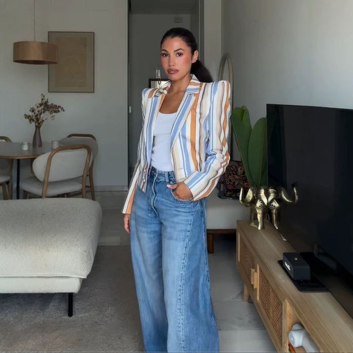 Women's Striped Cropped Blazer with Sculpted Shoulder Mune Fashion