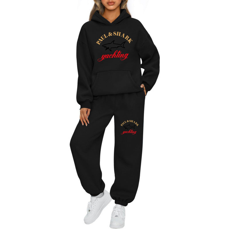 Women's oversized hoodie and jogger set with hood, kangaroo pocket, and ribbed cuffs Mune Fashion