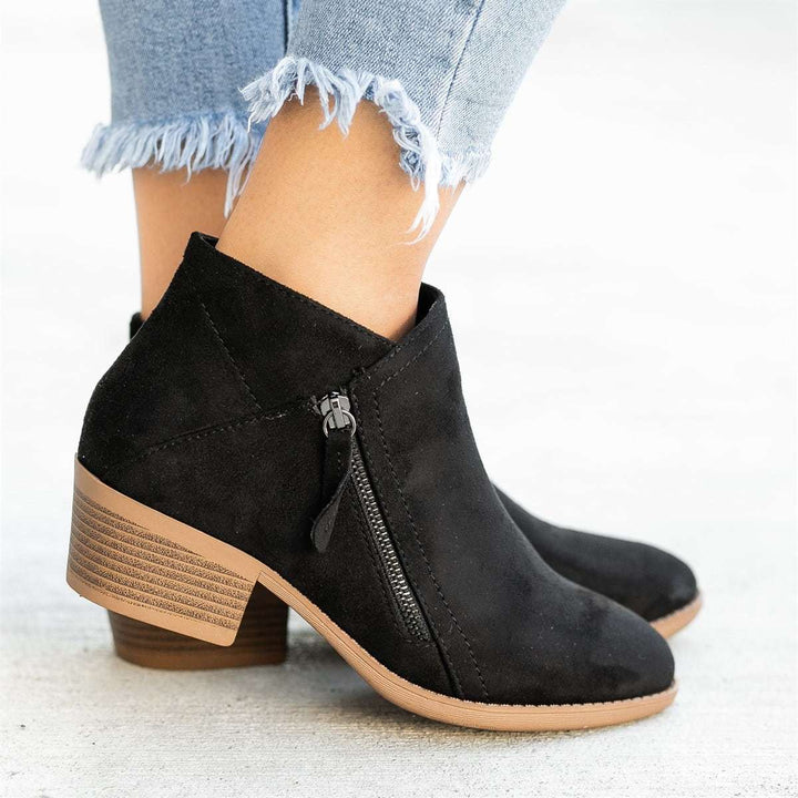 Women's ankle-high suede-look ankle boot with side zipper, cushioned comfort insole, and stacked block heel Mune Fashion