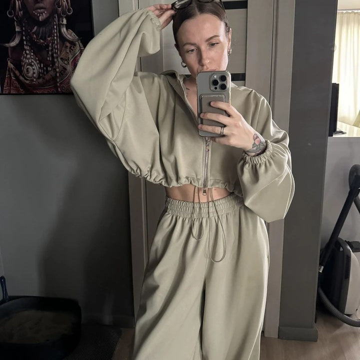 Women's crop zipper hoodie and wide-cut high-waist lounge pants set Mune Fashion