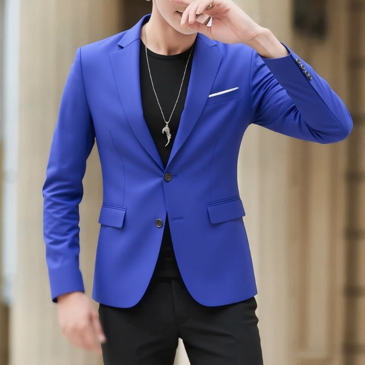 Men's blazer with tailored fit, lightweight stretch quality, and classic button closure Mune Fashion