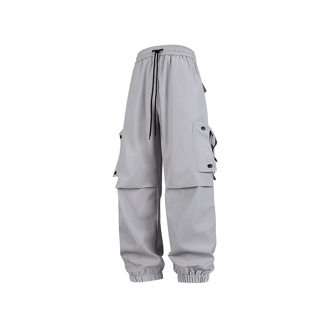 Men's Wide Technical Cargo Jogger with elastic drawstring waistband, multifunctional cargo pockets and adjustable leg openings Drune