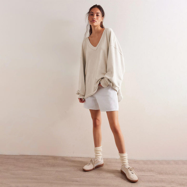 Women's Oversized V-Neck Sweatshirt with Casual Fit Mune
