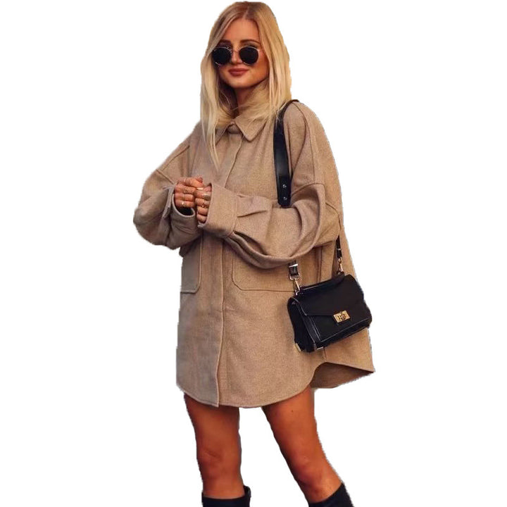 Women's casual shirt jacket in oversized cut with large patch pockets and rounded hem Mune Fashion