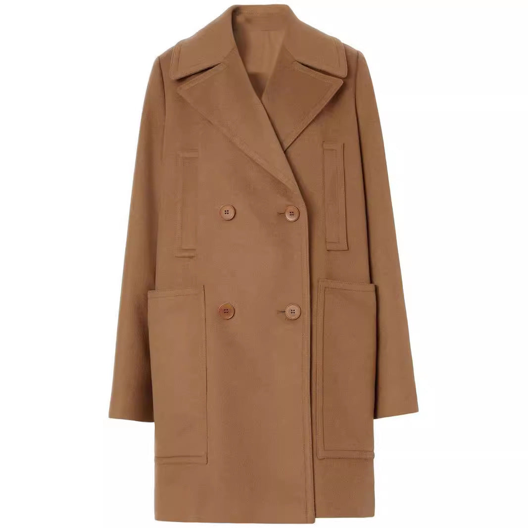 Women short coat in minimalist double-breasted wool blend with wide lapels Mune Fashion