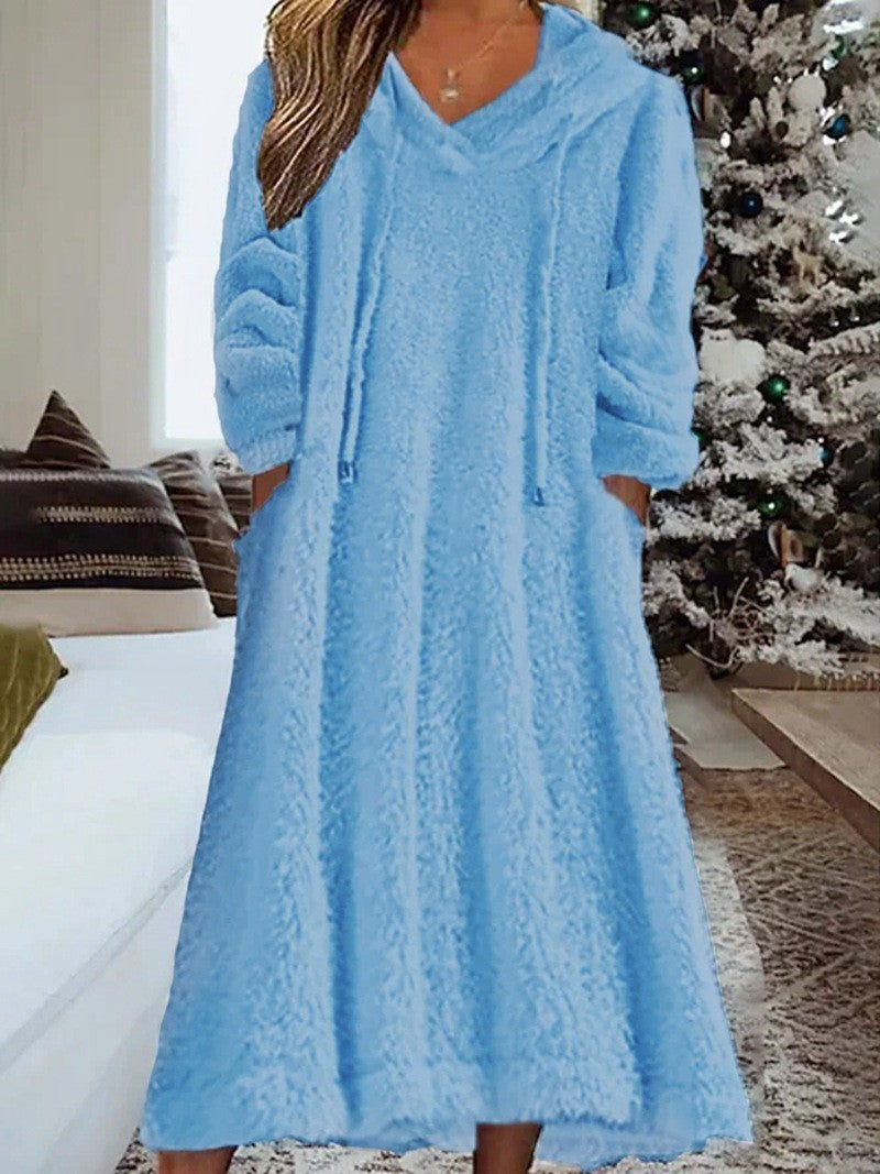 Ladies maxi dress made of teddy fleece with hood, V-neck and side pockets Mune Fashion