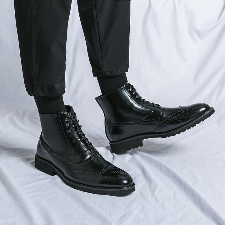 Men's classic brogue lace-up ankle boot with perforated wingtip and grippy rubber sole Mune Fashion