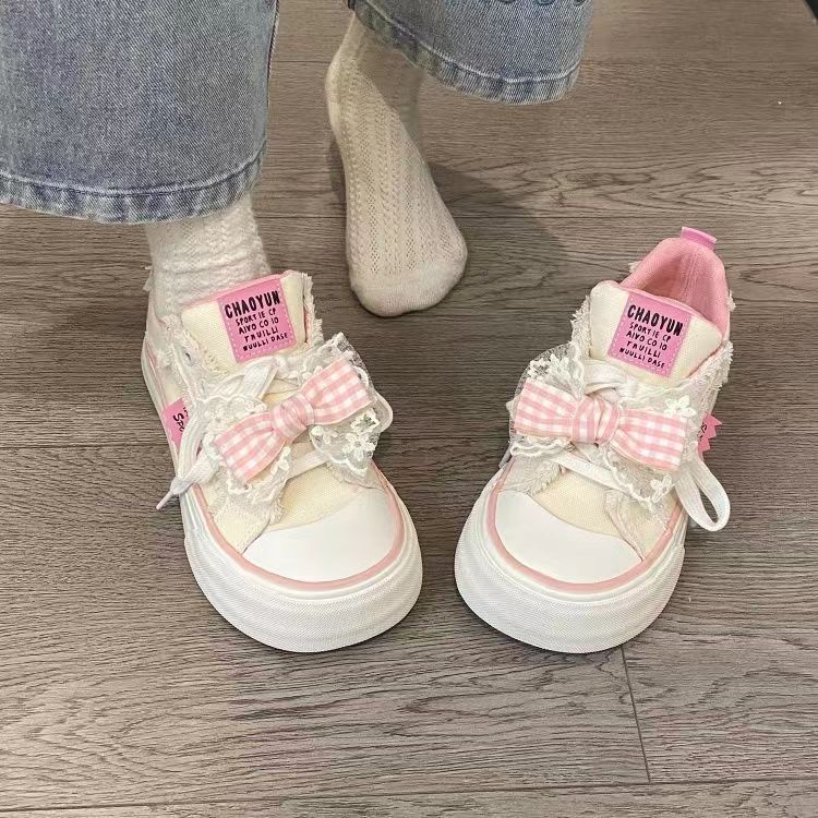 Women’s sneakers with playful bow details and non-slip sole Mune Fashion