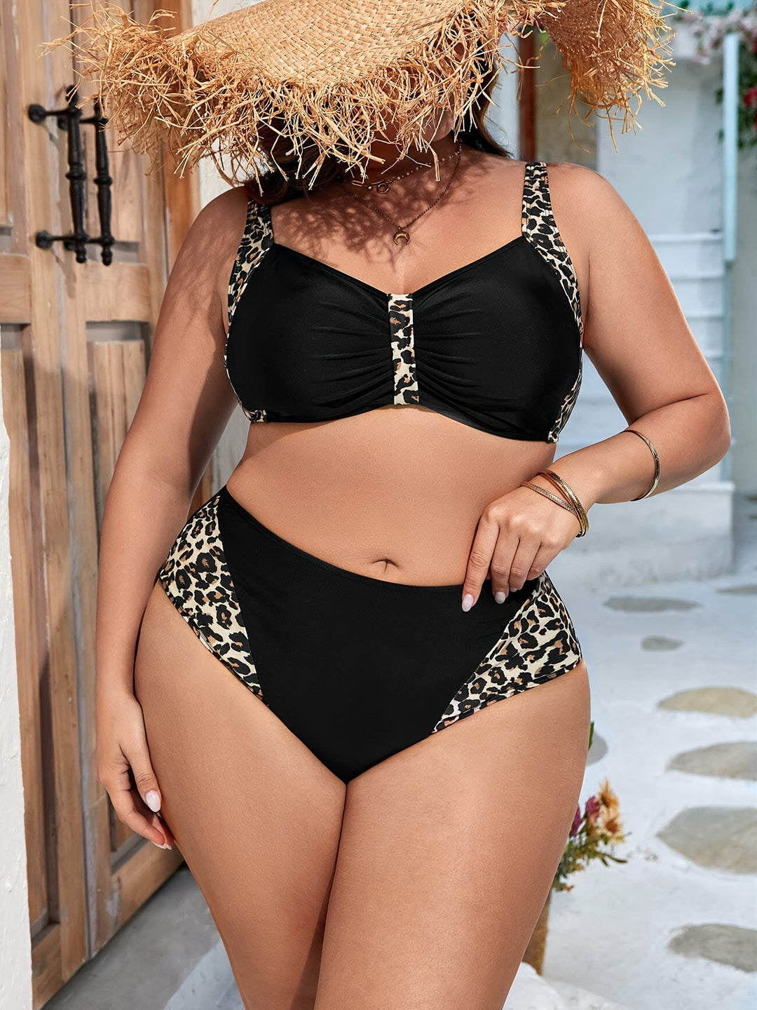Women's bikini set with elegant ruffles and animal design Mune Fashion