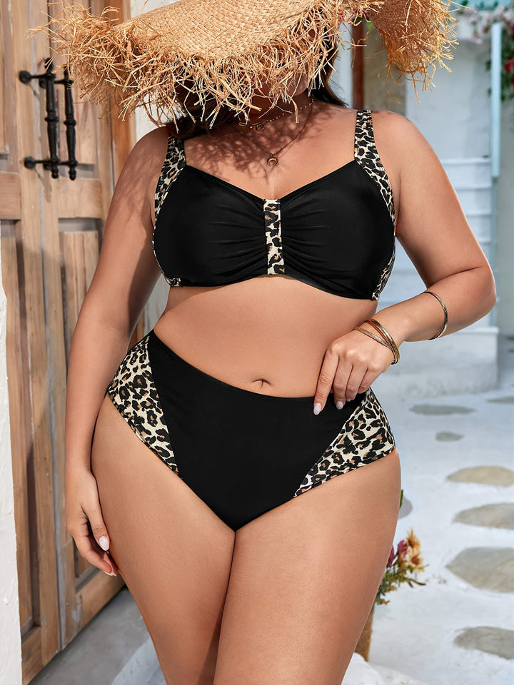 Women's bikini set with elegant ruffles and animal design Mune Fashion