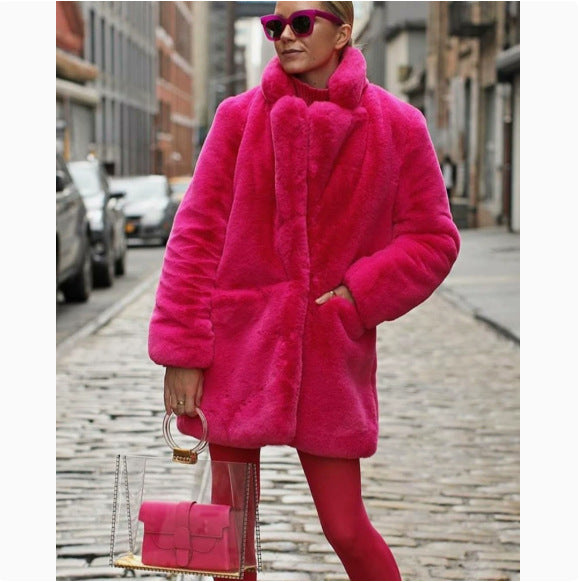 Women’s short coat made of luxurious faux fur with soft high pile and straight cut Mune Fashion