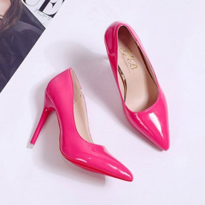 Women's high-gloss pointed toe patent pumps with narrow stiletto heel and contrast sole Mune Fashion