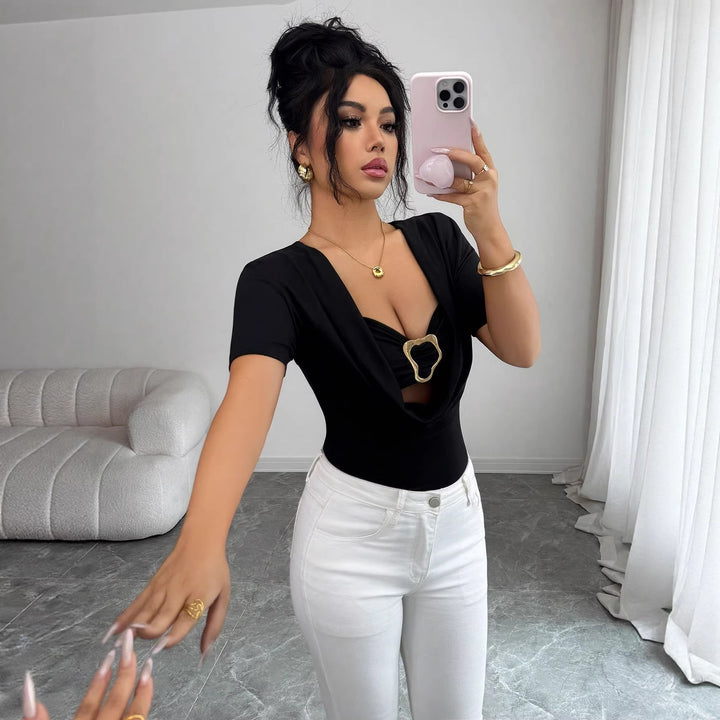 Women nan draped Cropped Top with heart-shaped decorative buckle and Cut-Out Mune Fashion