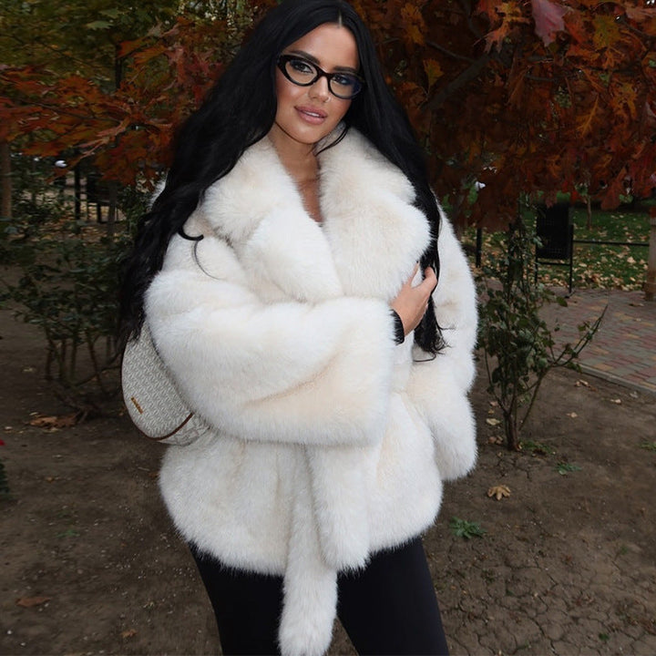 Ladies Fur Coat with Oversized Cut and Soft Lining Mune