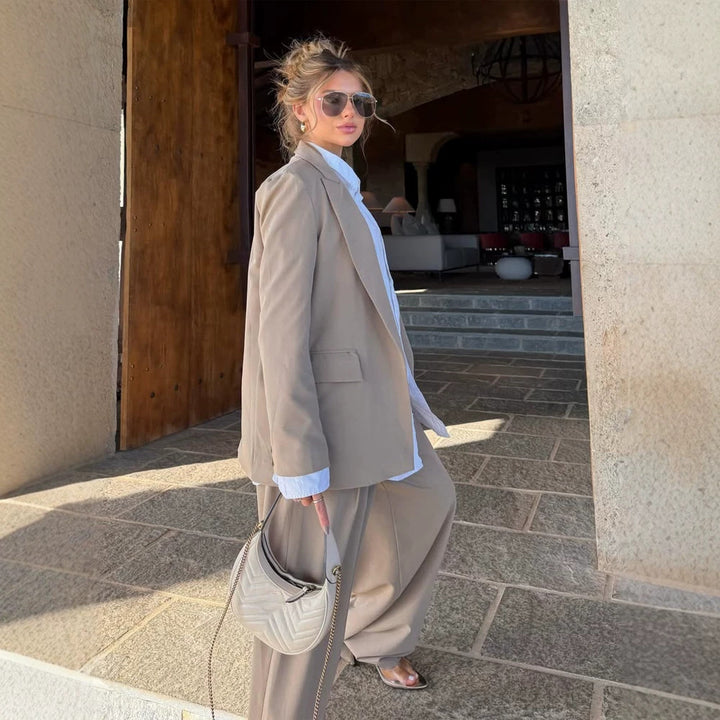 Women Three-Piece Tailoring Set with Corset Top, Oversized Blazer and Pleated Wide-Leg Pants Mune Fashion